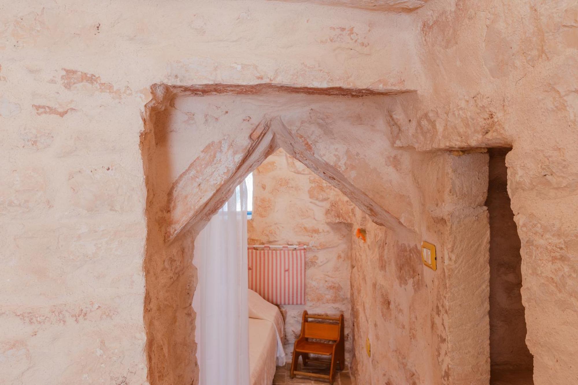Trullo Tarantini Con Piscina Privata Apartman Latiano Kültér fotó
