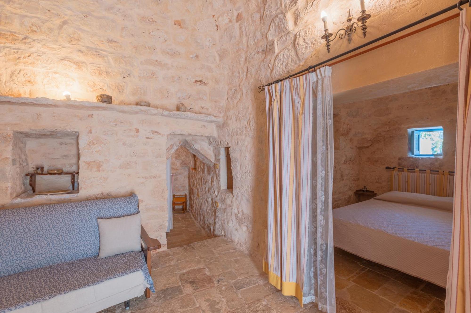 Trullo Tarantini Con Piscina Privata Apartman Latiano Kültér fotó