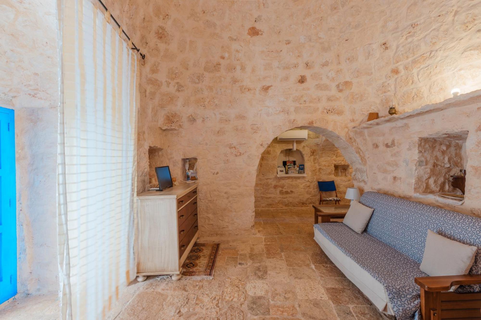 Trullo Tarantini Con Piscina Privata Apartman Latiano Kültér fotó