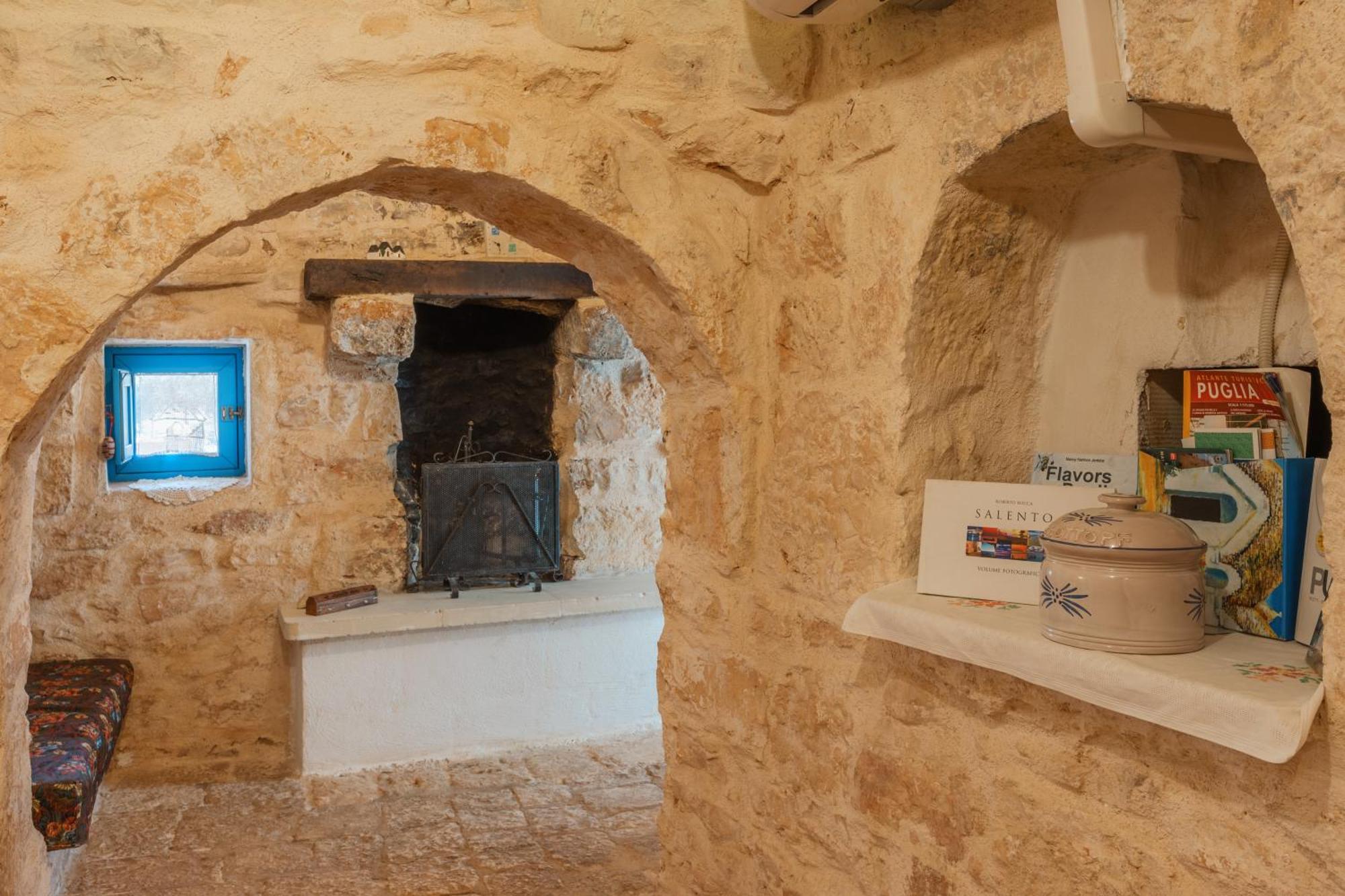Trullo Tarantini Con Piscina Privata Apartman Latiano Kültér fotó