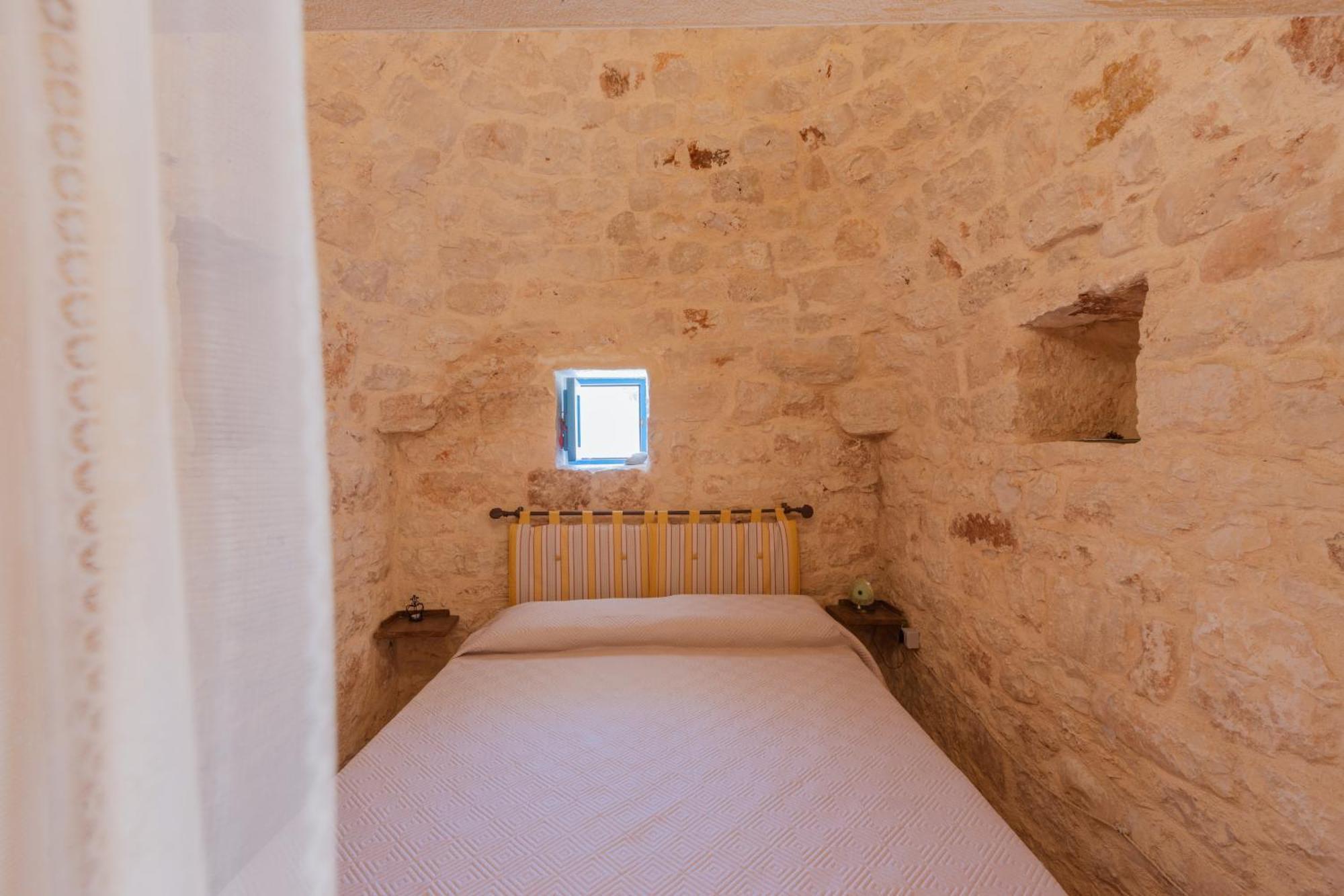 Trullo Tarantini Con Piscina Privata Apartman Latiano Kültér fotó