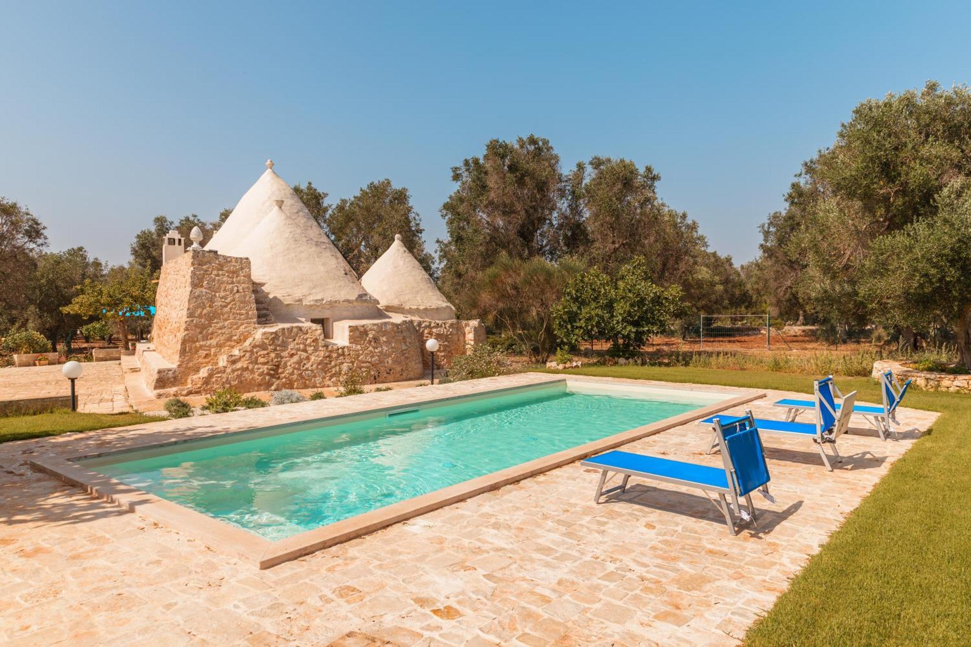 Trullo Tarantini Con Piscina Privata Apartman Latiano Kültér fotó