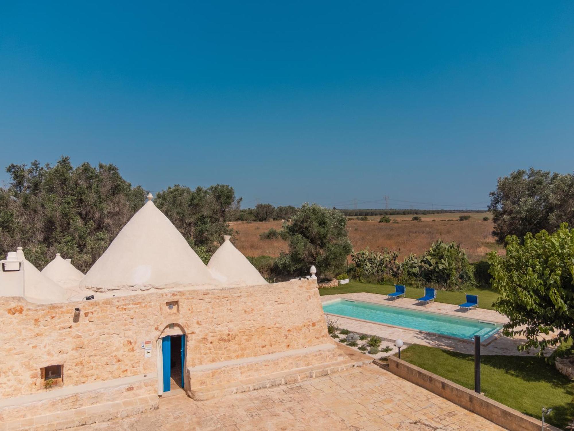 Trullo Tarantini Con Piscina Privata Apartman Latiano Kültér fotó
